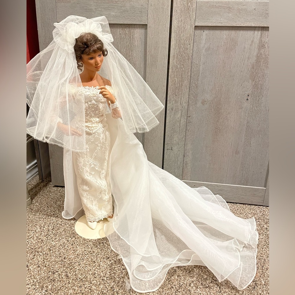 Ashton Drake Vintage China doll-Bride with veil train & lace satin beaded dress